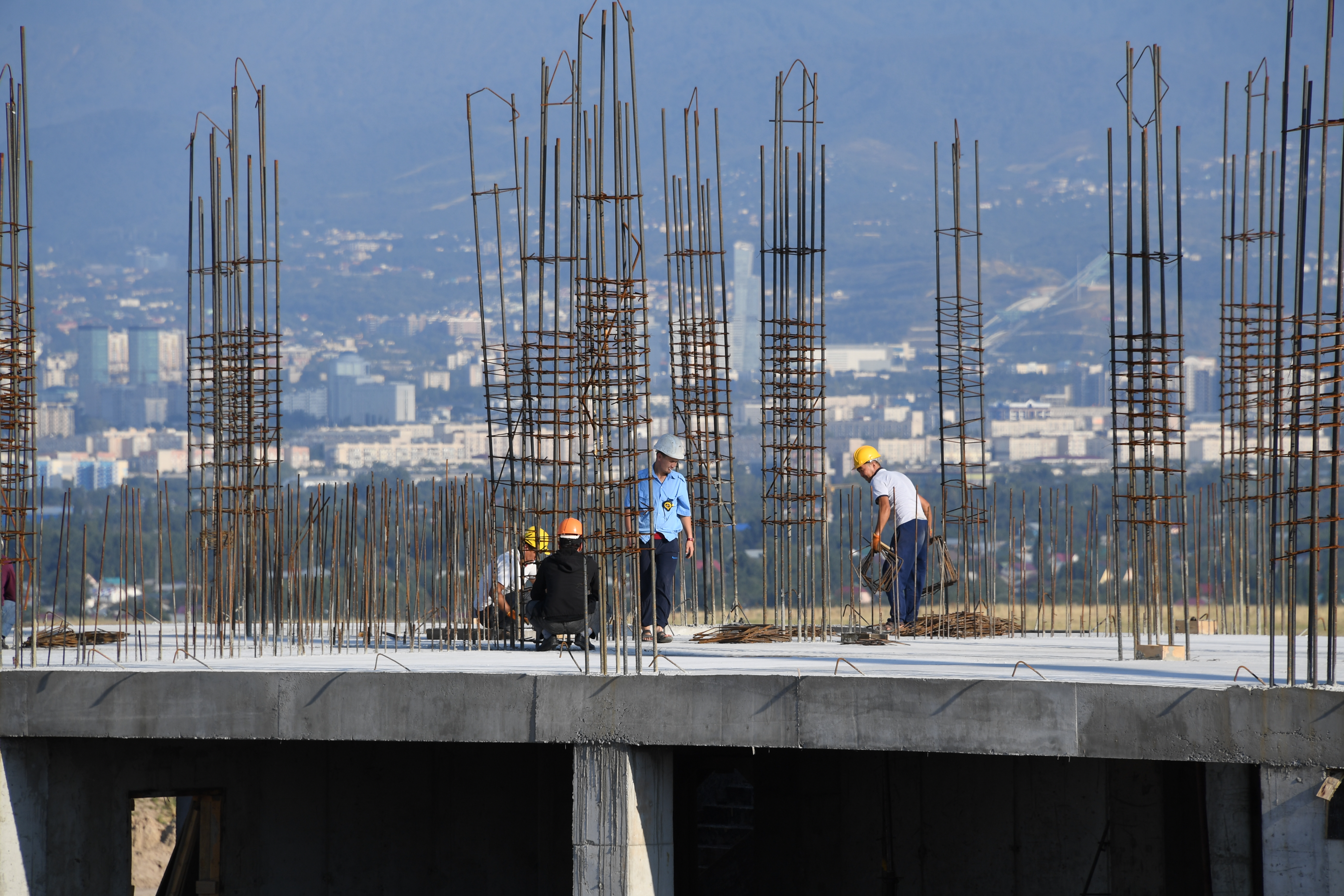 В Алматы усилен контроль за качеством строительных работ