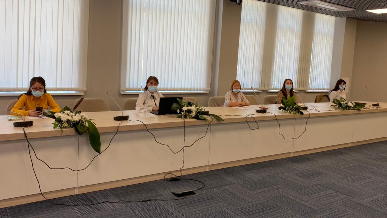 Бүгін «Қазіргі психологиялық-педагогикалық білім берудегі арт-терапия технологиялары» халықаралық қатысумен облыстық онлайн семинардың теориялық бөлімі өтті. Ертең аталмыш семинардың практикалық бөлімі ұйымдастырылады.