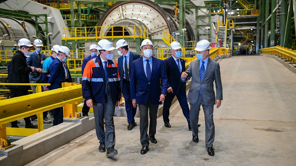 Рабочая поездка А. Мамина в ВКО: дороги, АПК, ГМК и здравоохранение