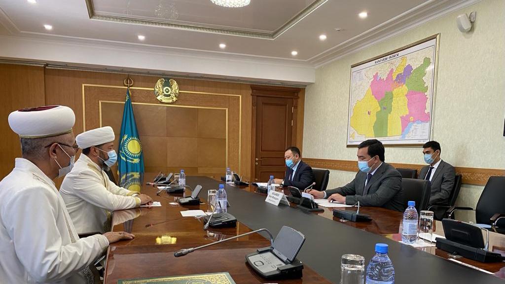 Аким Карагандинской области встретился с верховным муфтием Казахстана