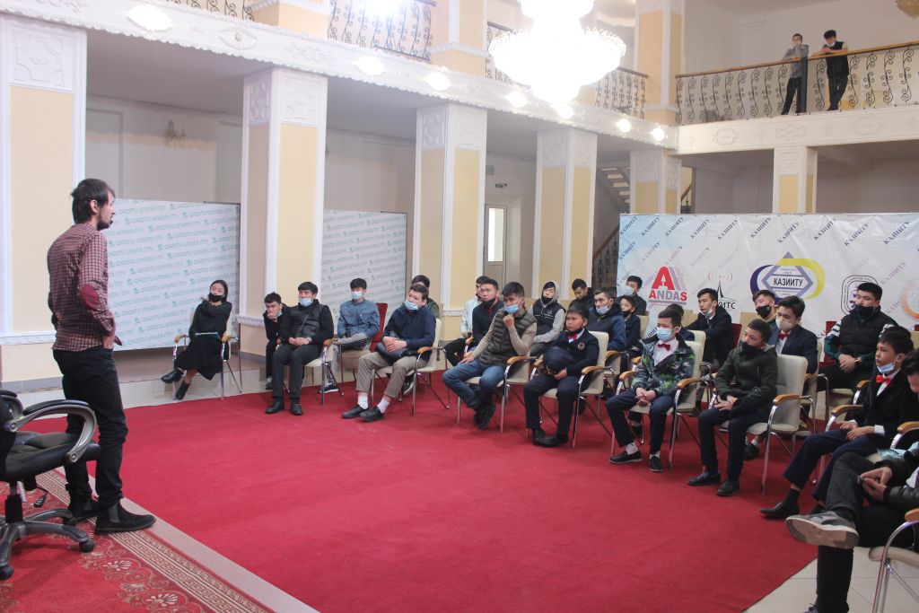 "Әзіл жазу техникасы" тақырыбында семинар-тренинг ұйымдастырылды