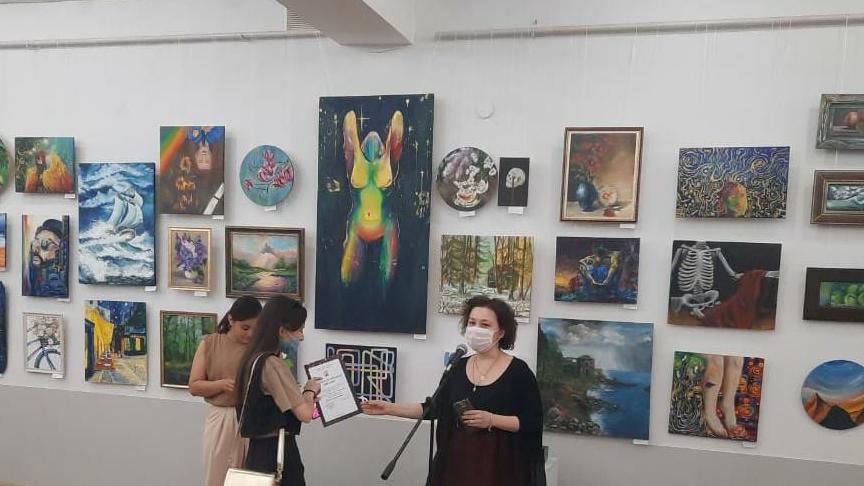 В Карагандинском музее ИЗО открылась отчётная выставка юных художников