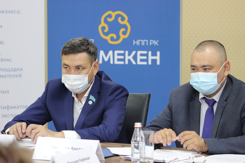 Павлодар облысының шаруалары өздерінің мәселелері жайлы айтты. Дөңгелек үстелде ауыл шаруашылығы тауарларын өндірушілер, ауыл шаруашылығы саласындағы уәкілетті мемлекеттік органдар, сыбайлас жемқорлыққа қарсы іс-қимыл агенттігінің және Павлодар облысының кәсіпкерлер палатасының өкілдері кездесті.