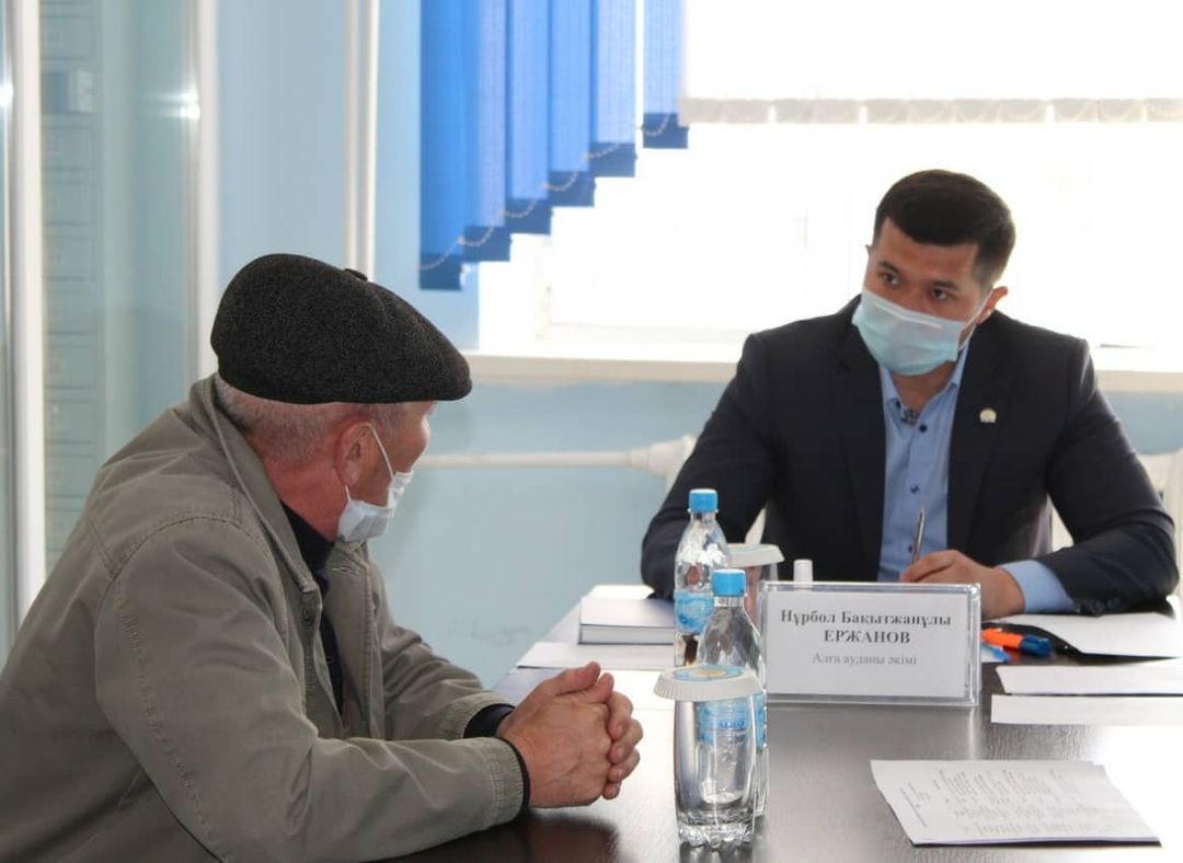 Аудан әкімі азаматтарды жеке сұрақтары бойынша қабылдады