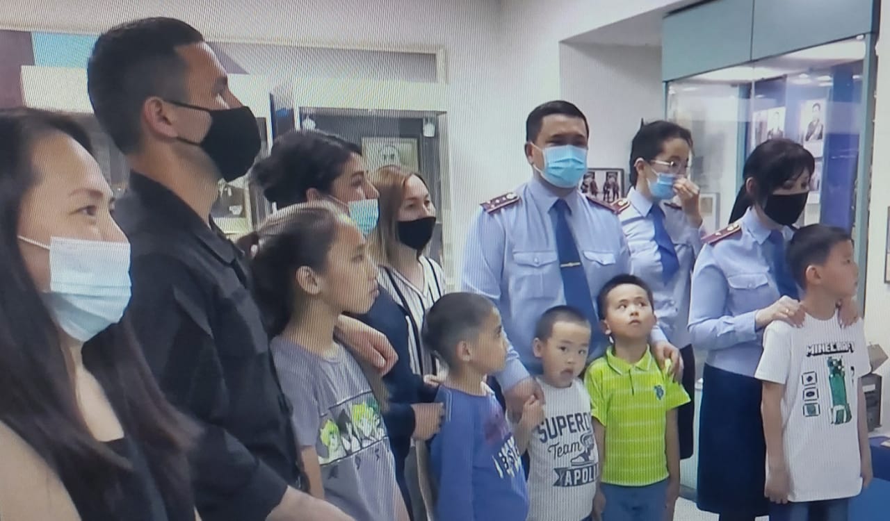 Алматы полицейлерінің балалары сурет салу сайысында бақ сынады