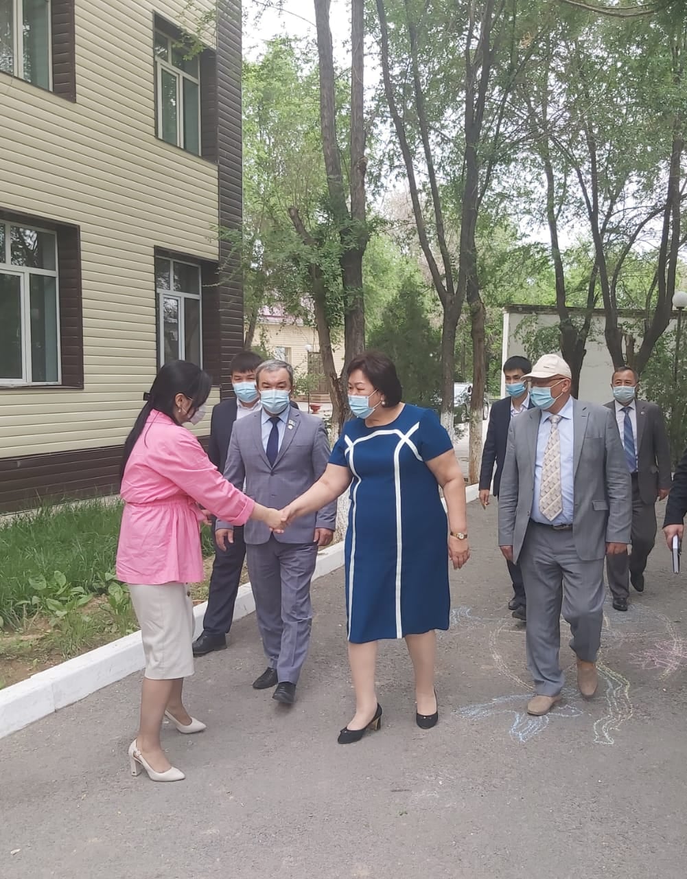 ҚАЛА ӘКІМІ Г.ҚҰРМАНБЕКОВА Т.ТӘЖІБАЕВ АТЫНДАҒЫ ОТБАСЫЛЫҚ БАЛАЛАР АУЫЛЫНДА БОЛДЫ