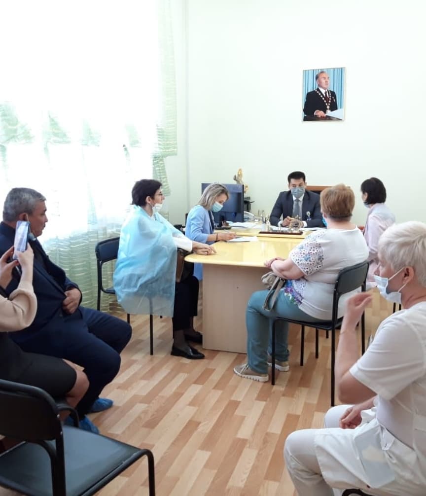 Посещение Рудненского центра оказания специальных социальных услуг N3 руководителем Департамента Муратбековым М. Т. совместно с членами Общественного совета.