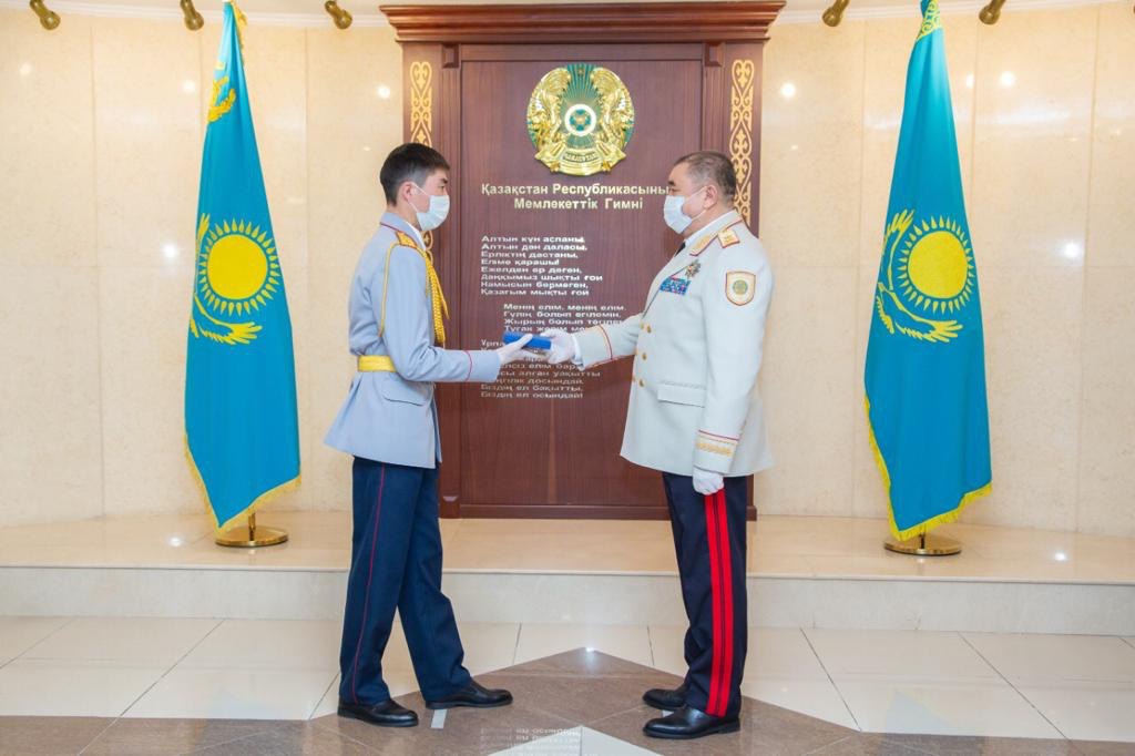 Отан қорғаушылар күні қарсаңында қызметкерлерге мемлекеттік марапаттар тапсырылды