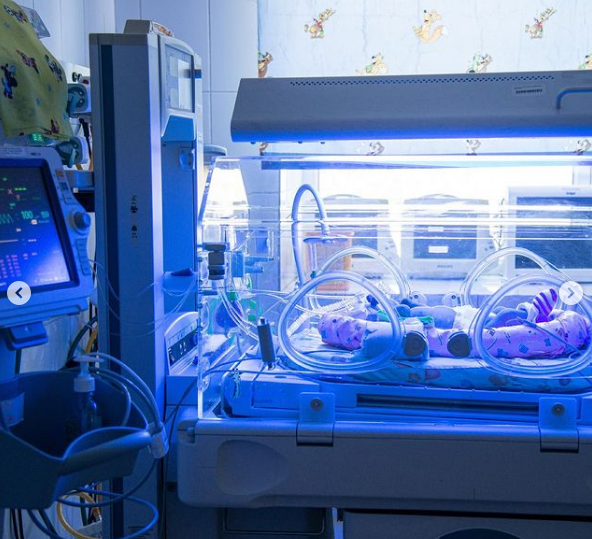 В карагандинском Центре перинатологии появился современный аппарат для реанимации младенцев