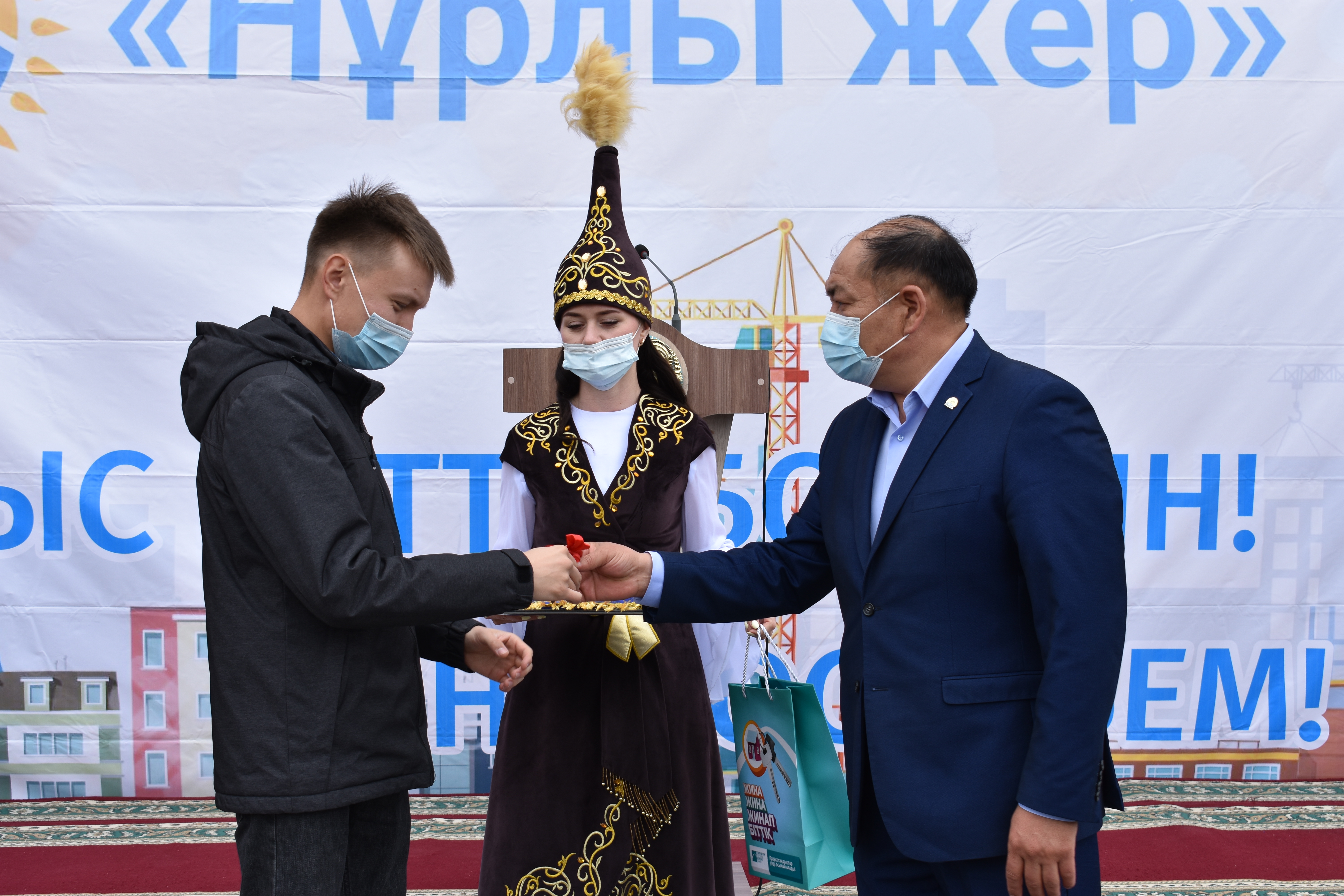 Бұланды ауданында Тәуелсіздіктің 30 жылдығы аясында 20-дан астам отбасы баспаналы болды.