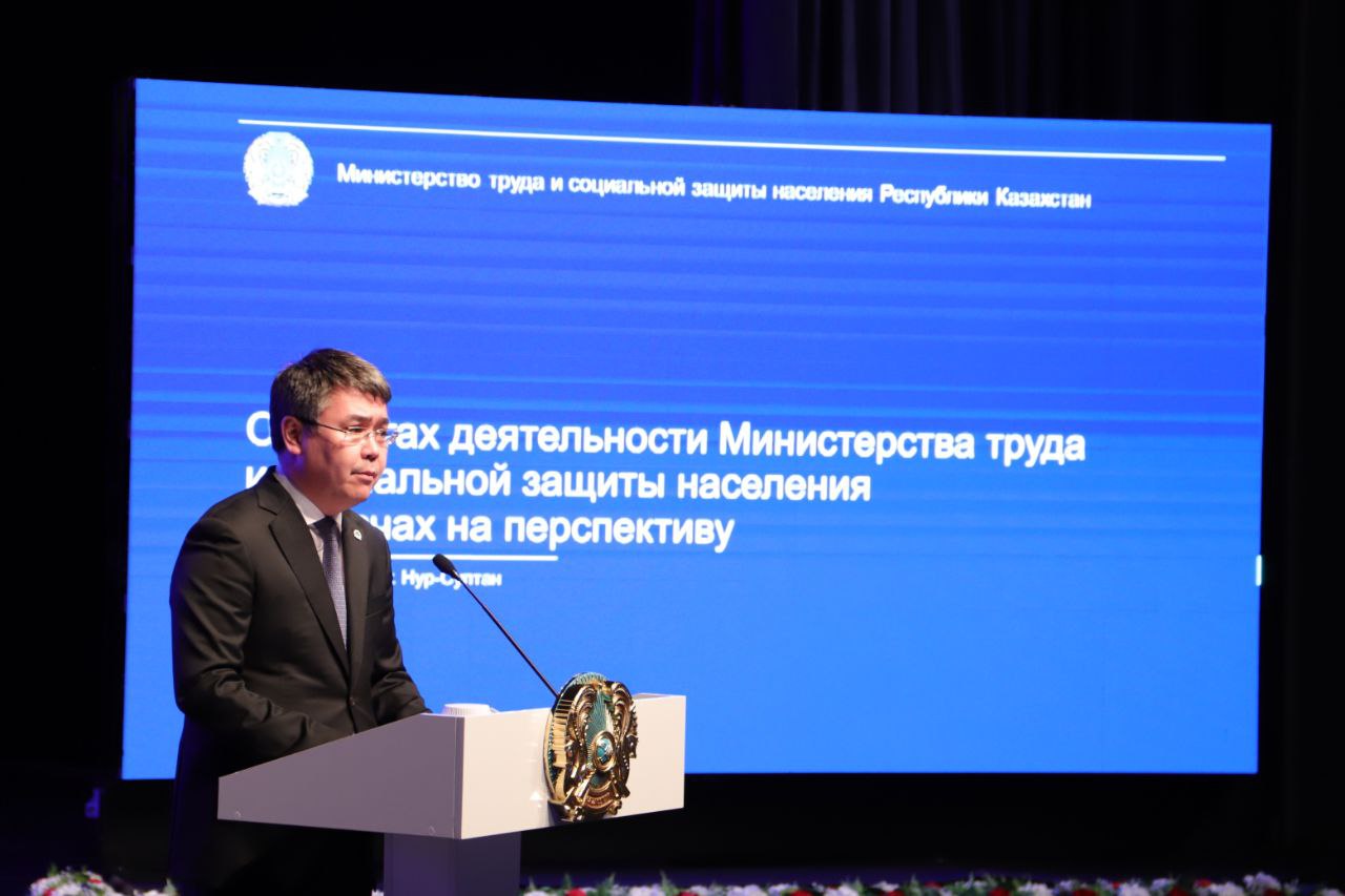 С. Шапкенов проинформировал о мерах соцподдержки в период пандемии COVID-19