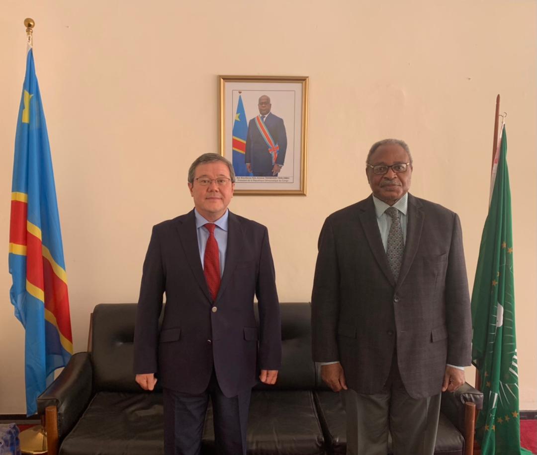 Лабия сорғышпен сорылады