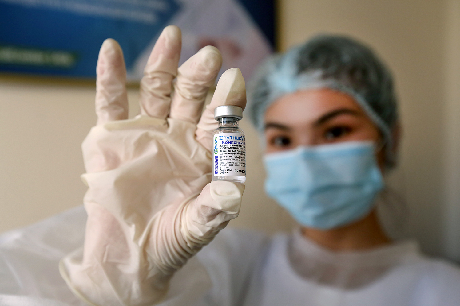 Алматы қаласындағы №8 емхананың бас дәрігері коронавирусқа қарсы вакциналарға қалай сенуге болатынын түсіндірді