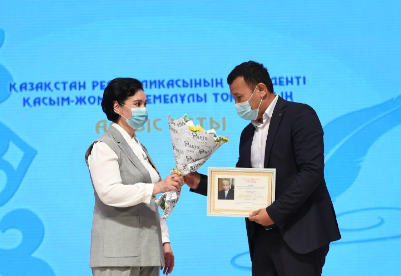 Аким области Гульшара Абдыкаликова поздравила представителей СМИ с профессиональным праздником
