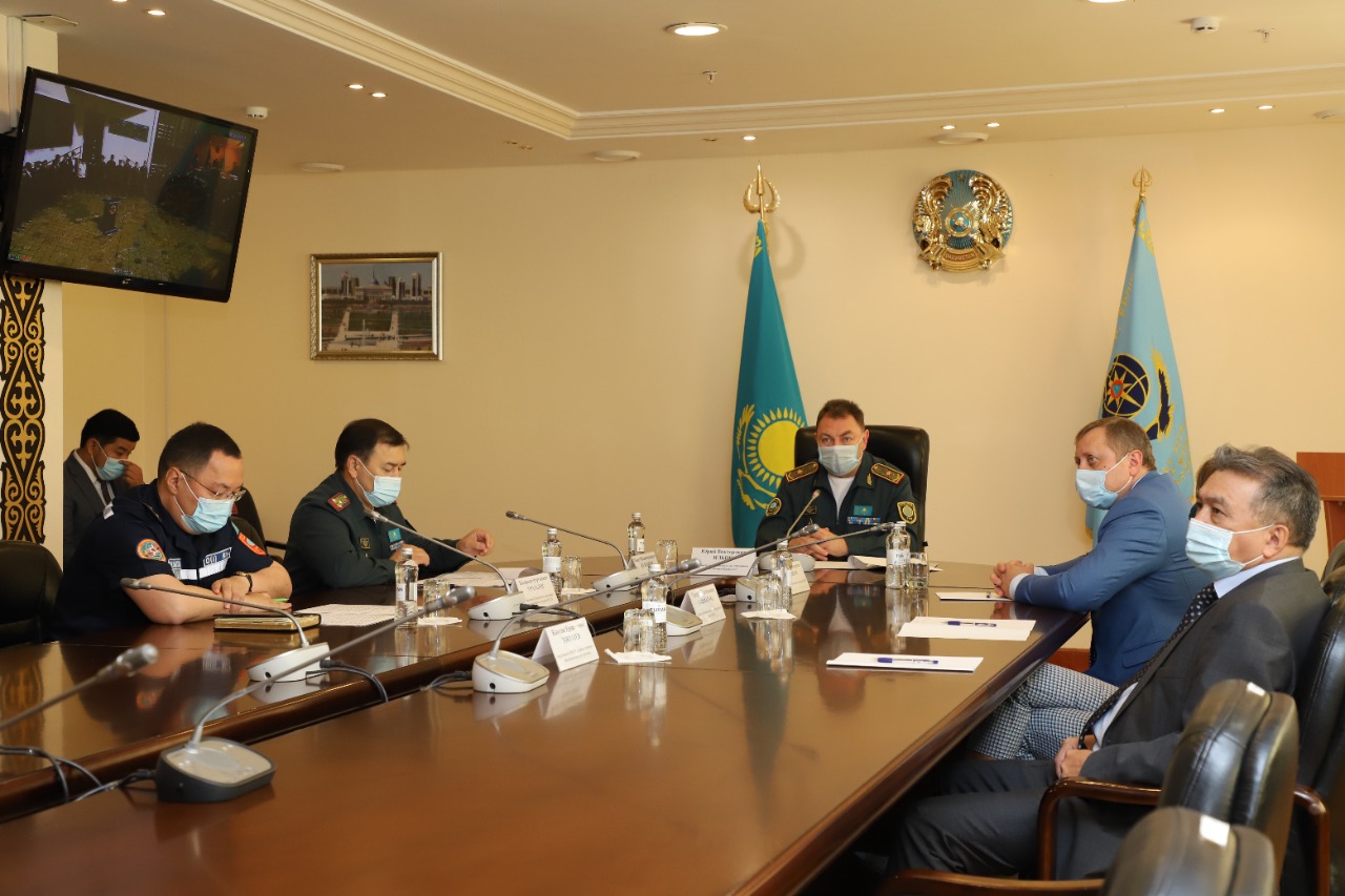 Водолазы Казахстана и Кыргызстана совместно совершенствовали навыки спасения людей