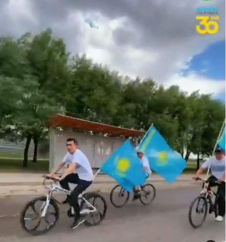 Еліміздегі ең басты мерекелердің бірі - Рәміздер күні құтты болсын!