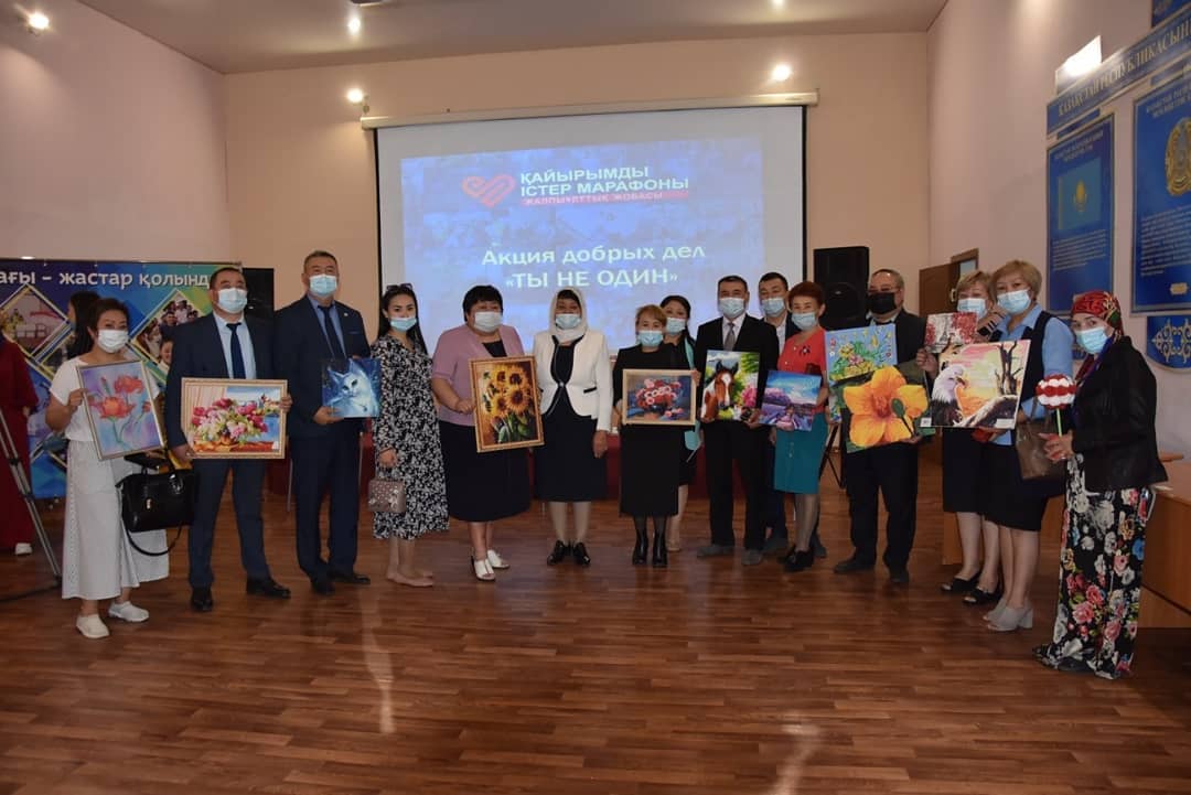 Асылы Жүсіпованың алмас мозаикасынан жасалған суреттер көрмесі өтті