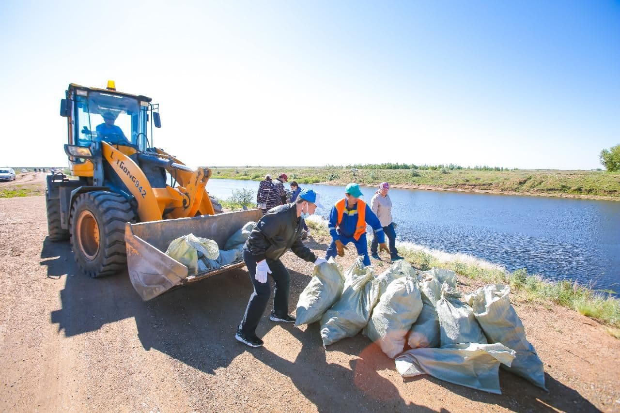 В рамках акции «Бірге - таза Қазақстан» собрано более 37 тысяч тонн мусора