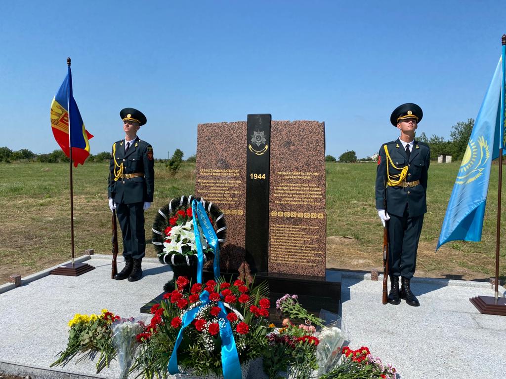 Молдовада Екінші дүниежүзілік соғыс кезінде қаза тапқан қазақ жауынгерлеріне арналған ескерткіш ашылды