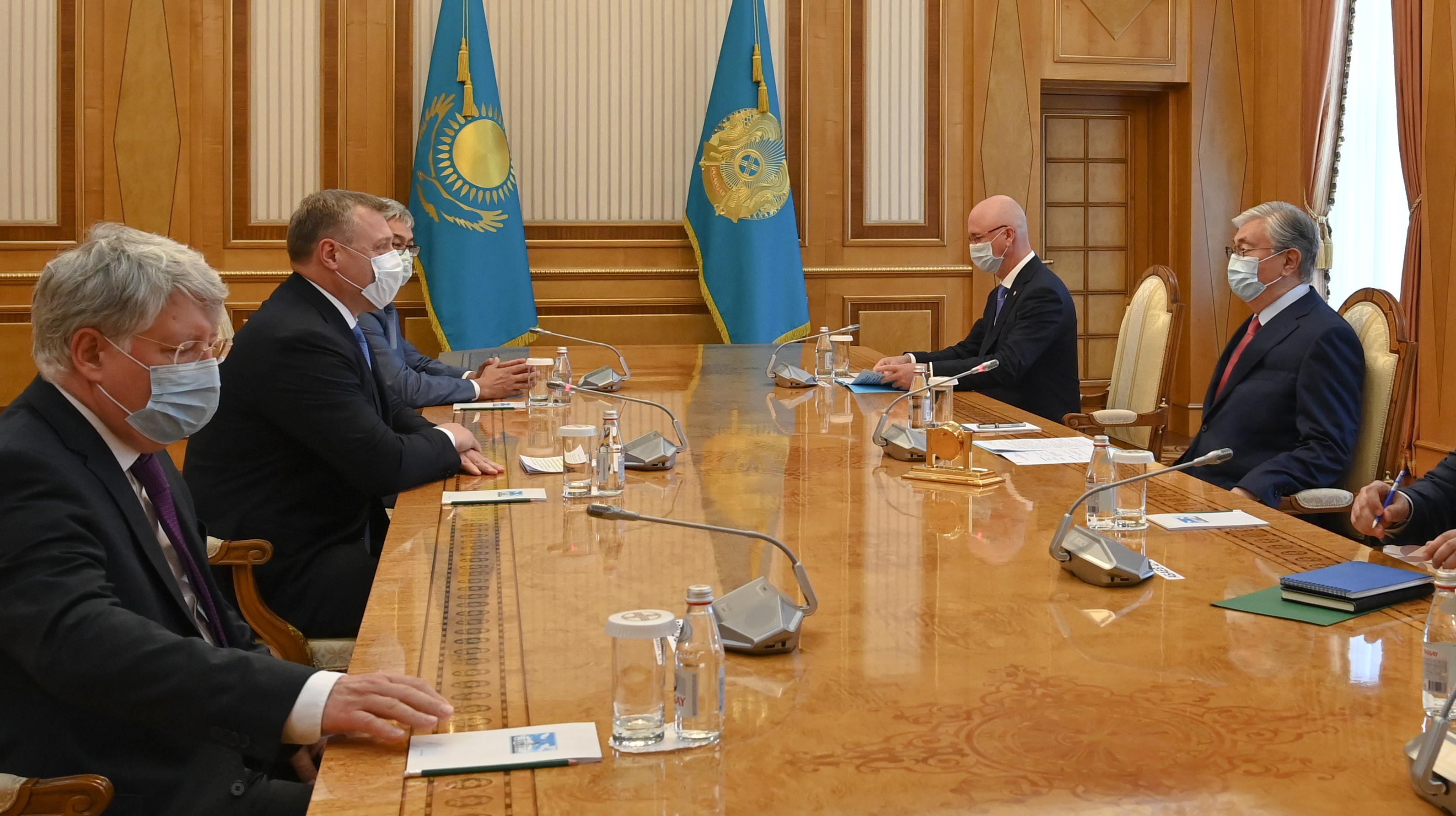 Глава государства принял губернатора Астраханской области Игоря Бабушкина