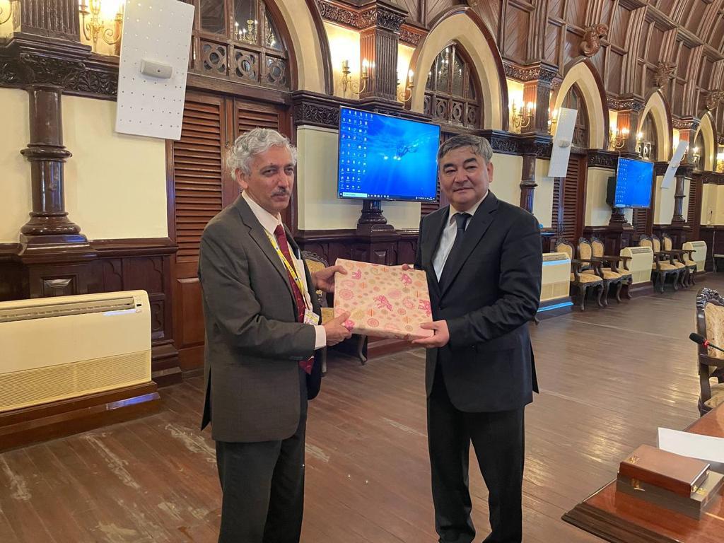 Kazakhstan's Ambassador to India Nurlan Zhalgasbayev met with Kamlesh Nilkanth Vyas, Chairman of the Department of Atomic Energy of India (DAE)