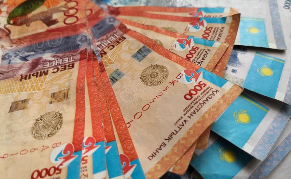 Как исчисляется среднемесячный доход при назначении пенсионных выплат по возрасту.