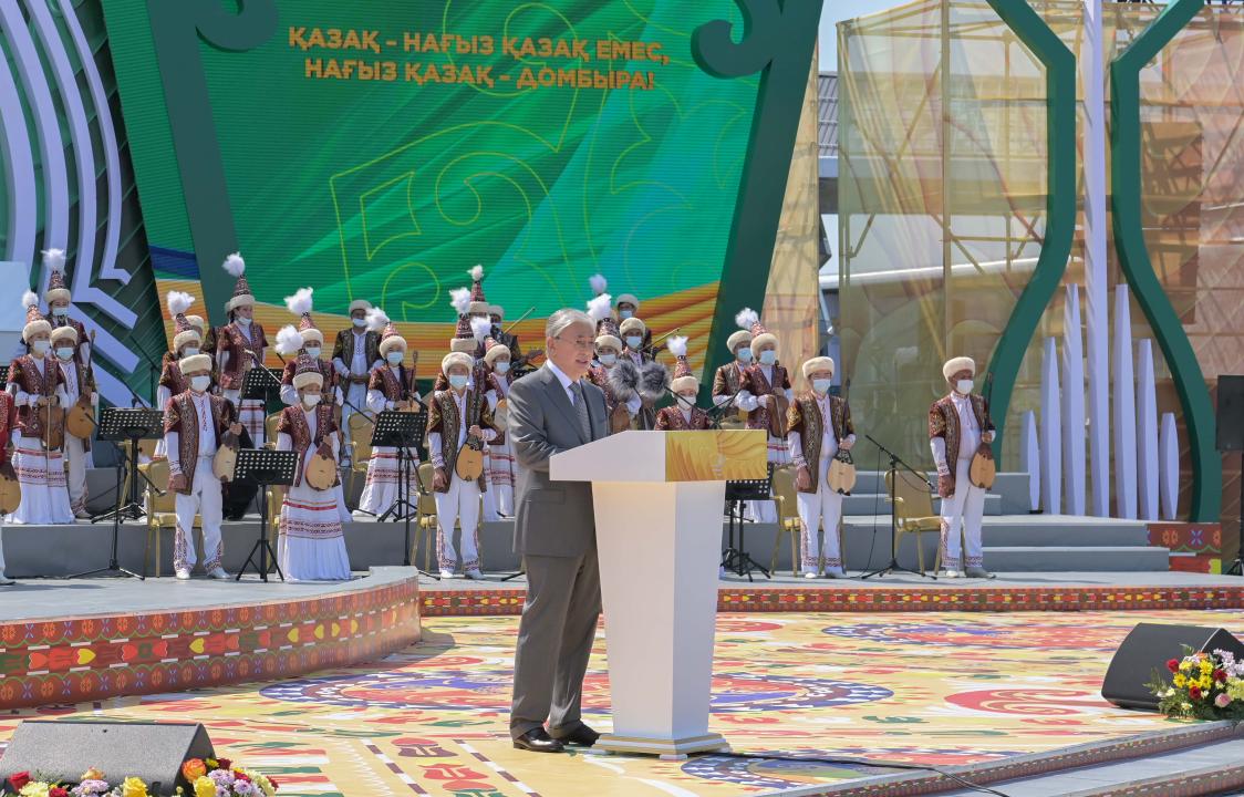 Мемлекет басшысы Ұлттық домбыра күніне арналған концертке қатысты