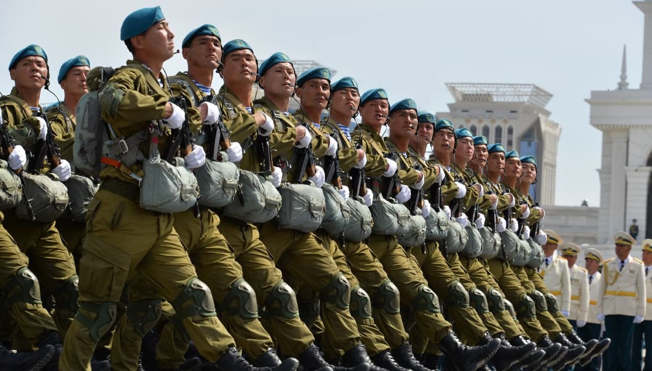 Десантно-штурмовые войска Казахстана отмечают профессиональный праздник