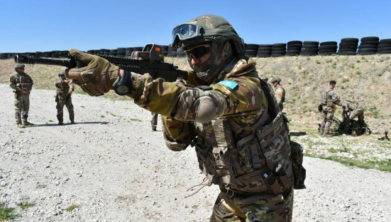 Военнослужащие принимают участие в совместных казахстанско-турецких маневрах