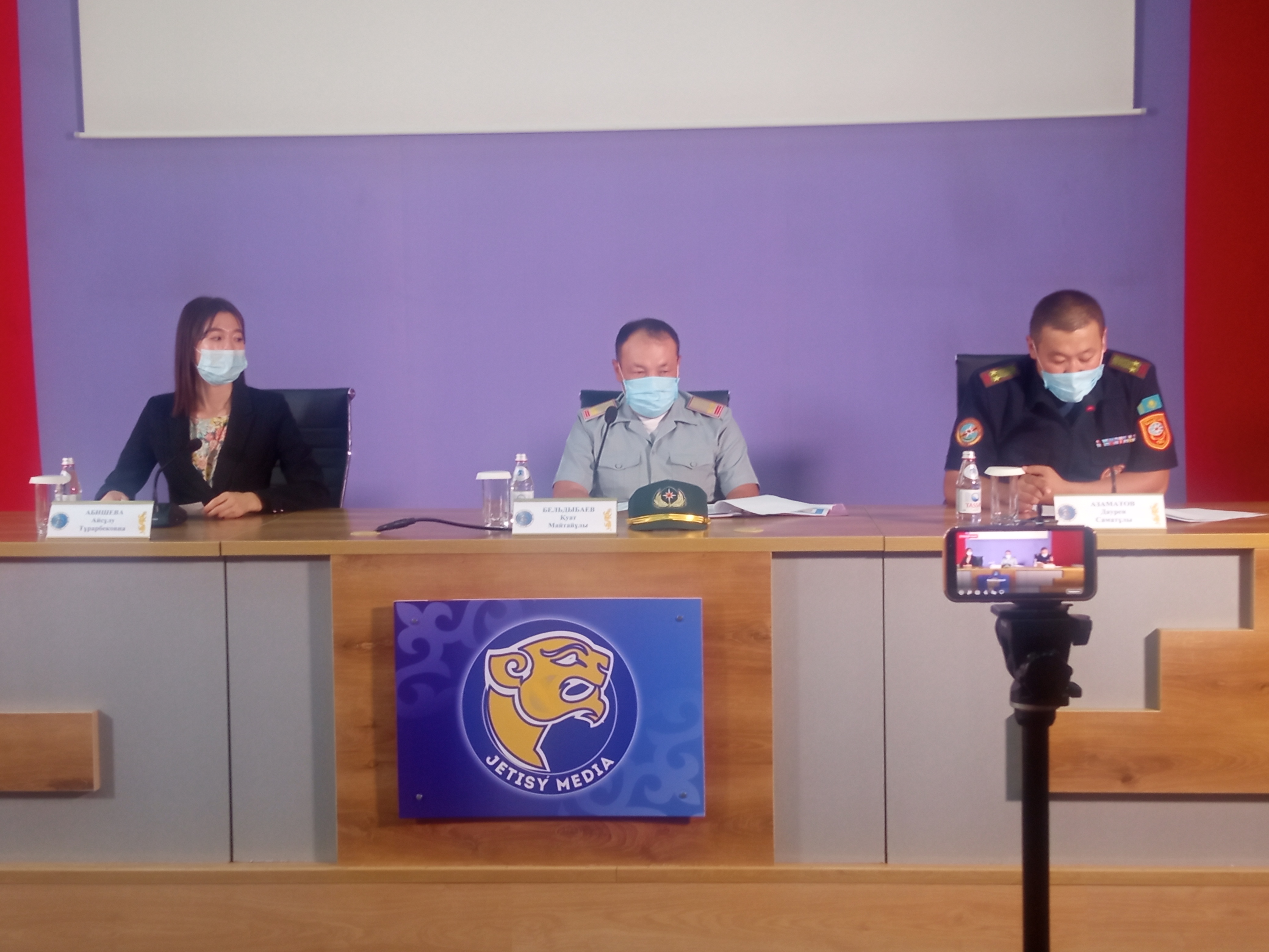 "Jetisymedia" ақпараттық алаңында "судағы қауіпсіздік" және "өрт қауіпті кезең"тақырыптарында брифинг өтті.