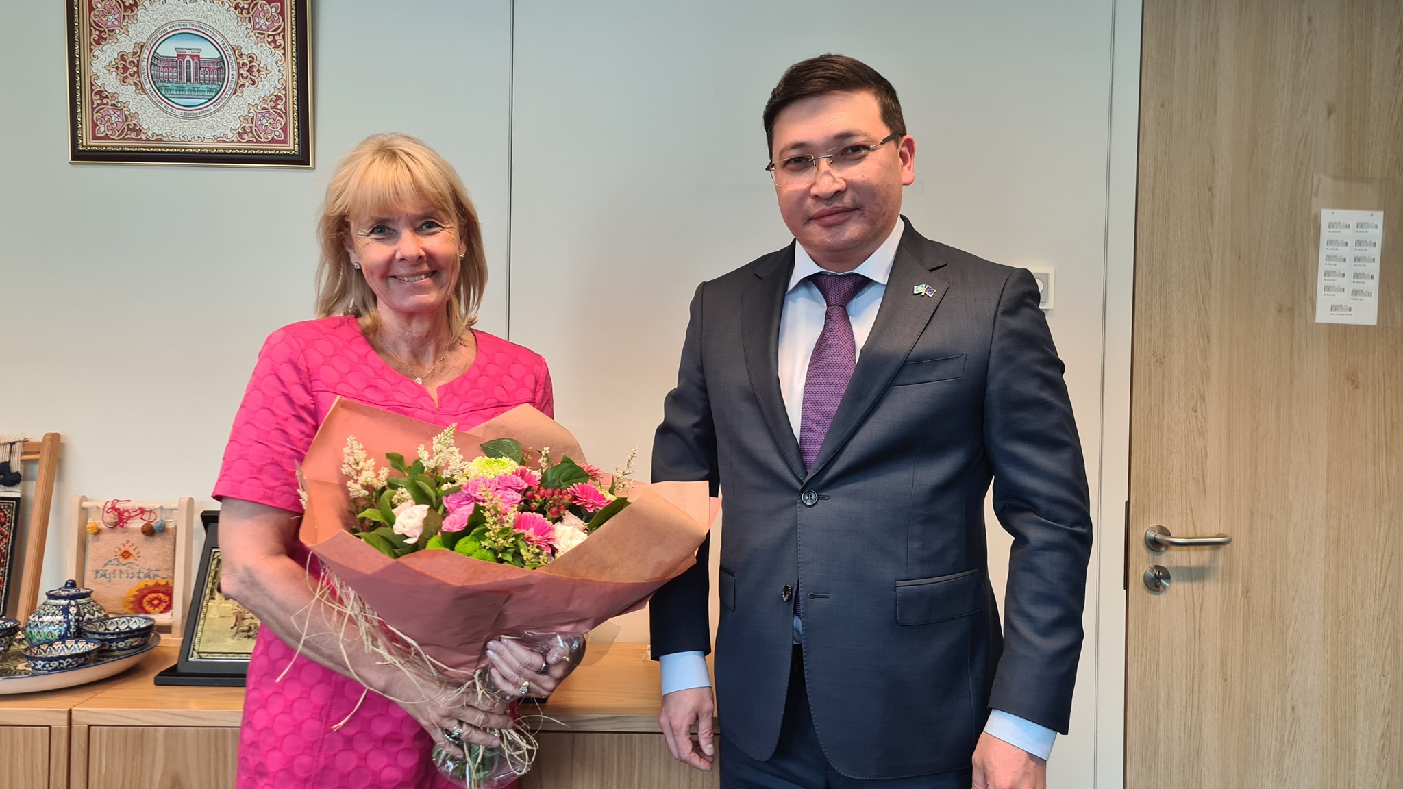 Посол Казахстана встретился с новым Специальным представителем ЕС по Центральной Азии