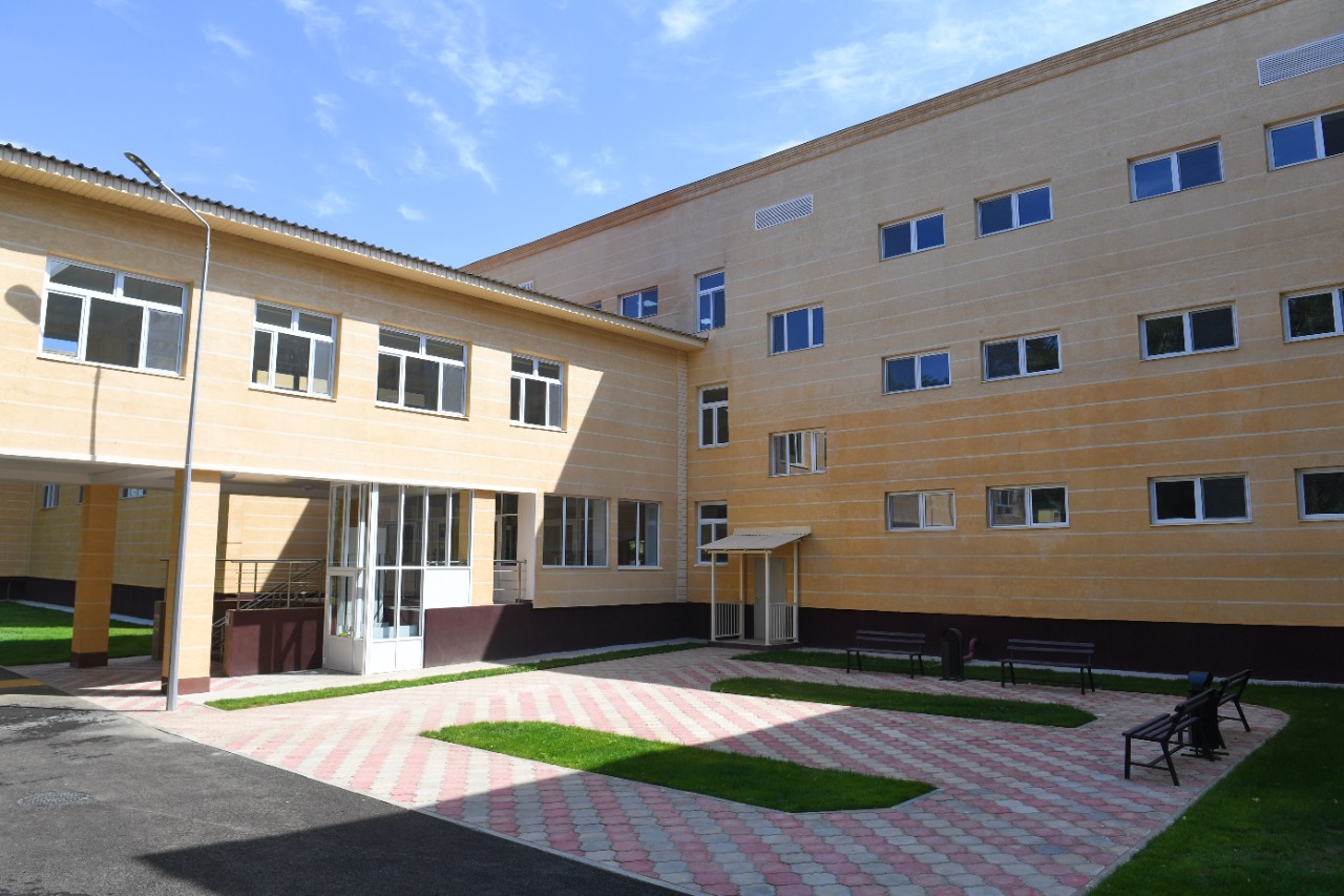 Б. Сагинтаев проверил готовность школ к новому учебному году