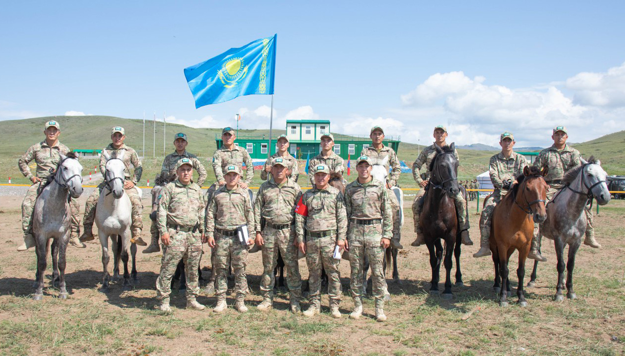 Военные наездники выбрали лошадей для участия в «Конном марафоне»