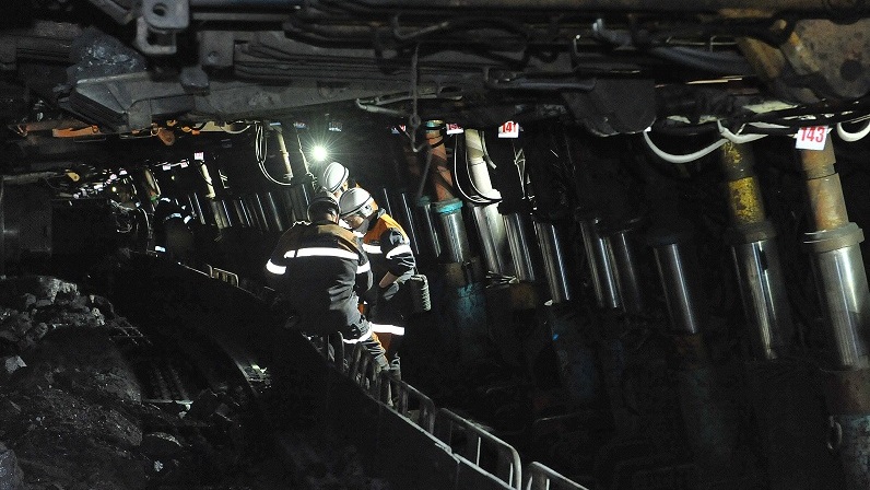 На шахте имени Костенко введут новую лаву мощностью 900 тысяч тонн угля