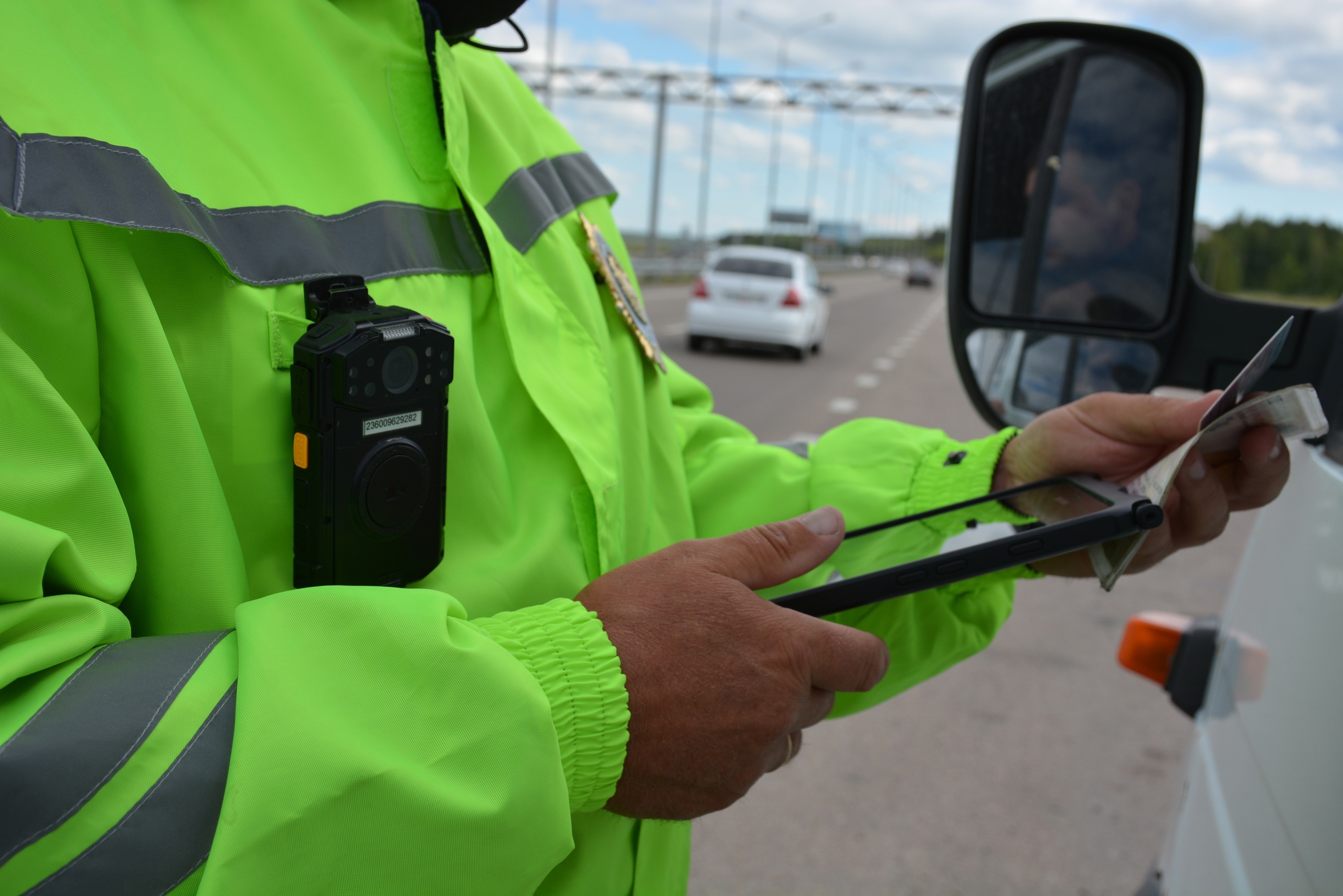 Тато мен оның кішкентай қызы жыныстық қатынасқа түскен Порно сайт ру жетілген