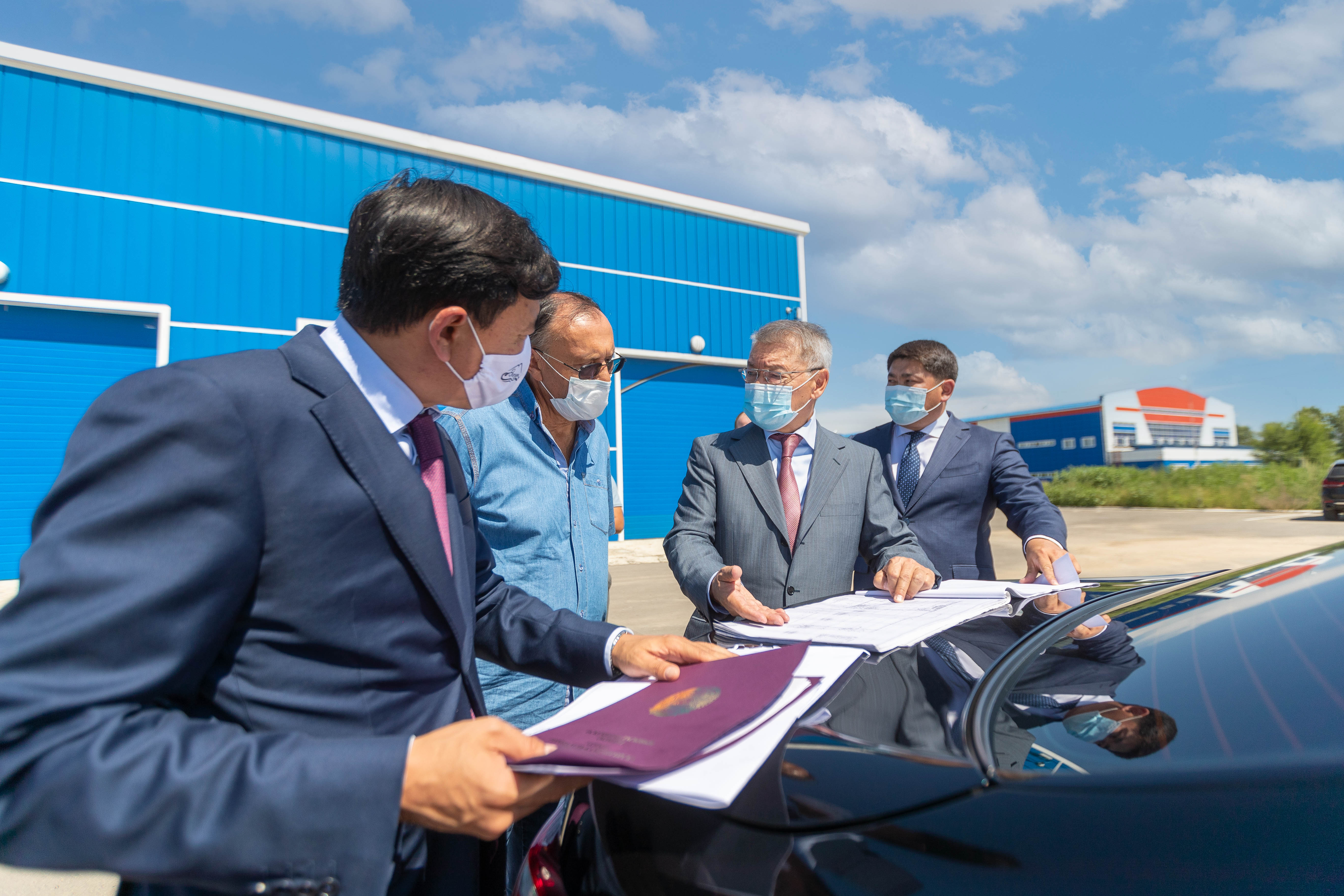 Даниал Ахметов проинспектировал строительство социально-инфраструктурных объектов в областном центре