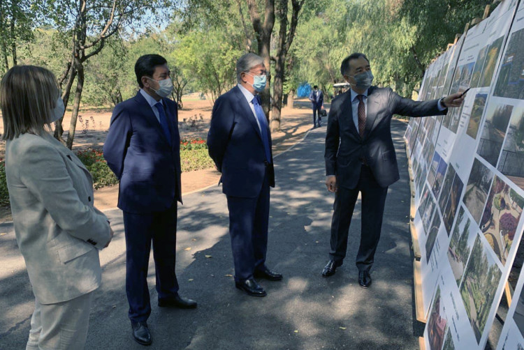 Президент ознакомился с перспективами модернизации городской среды Алматы 