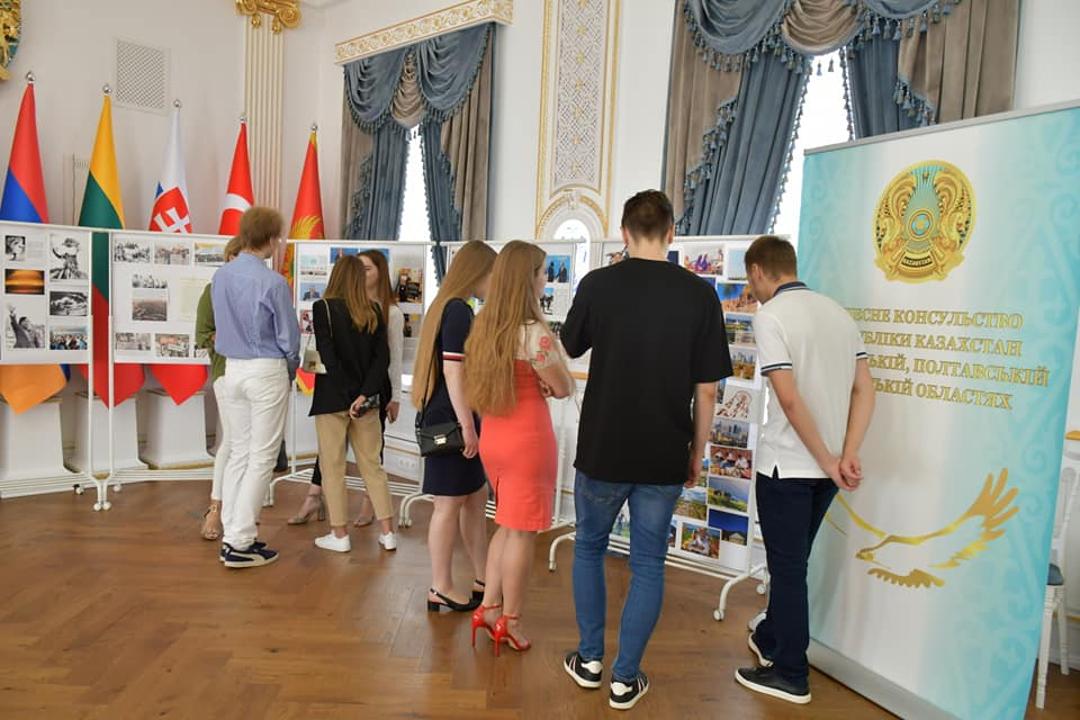 Кайрат ногайбаевич рыскулбеков. Герои независимости казахстана. Герои независимости. Герои независимости. Герои независимости.