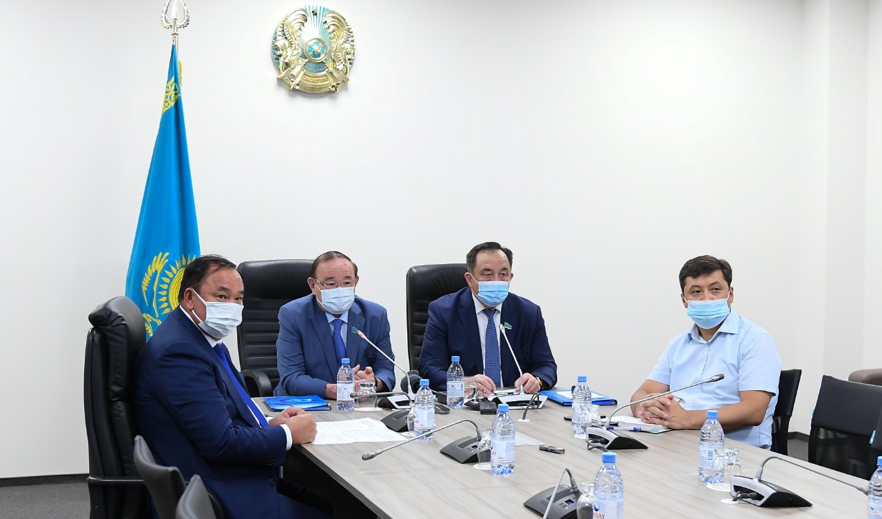 ПАРЛАМЕНТ СЕНАТЫНЫҢ ДЕПУТАТТАРЫ ТҮРКІСТАНДА