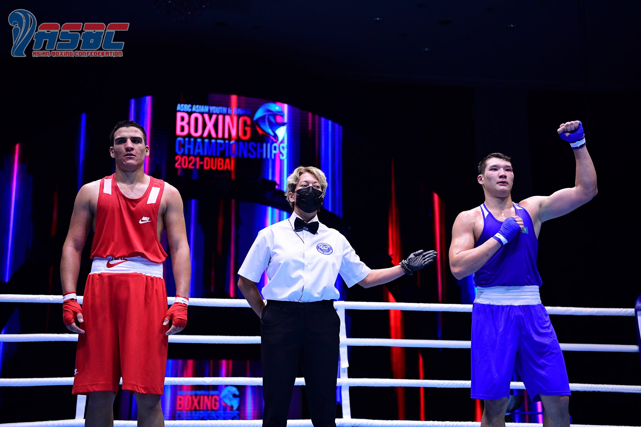 Казахстанские боксеры заняли первое общекомандное место в медальном зачете на прошедшем в Дубае чемпионате Азии по боксу среди молодежи и юниоров.