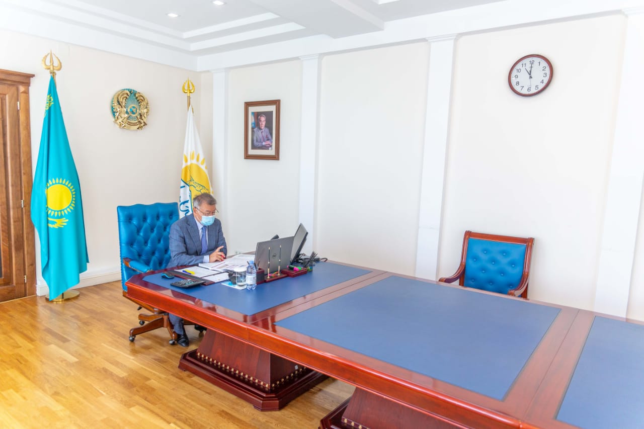 «Других вариантов пока нет». Даниал Ахметов призвал бизнес активнее подключаться к проекту «Ashyq»