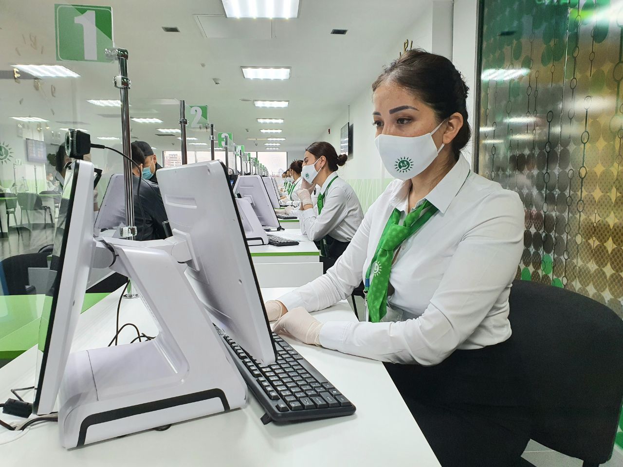 Қыздың мысығын алақанмен ұрады Әжесі немересімен жыныстық қатынасқа түседі