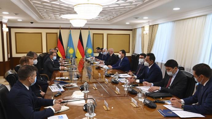 А. Мамин ГФР бизнес өкілдерімен ҚР-да бірлескен жобаларды іске асыру мәселесін талқылады