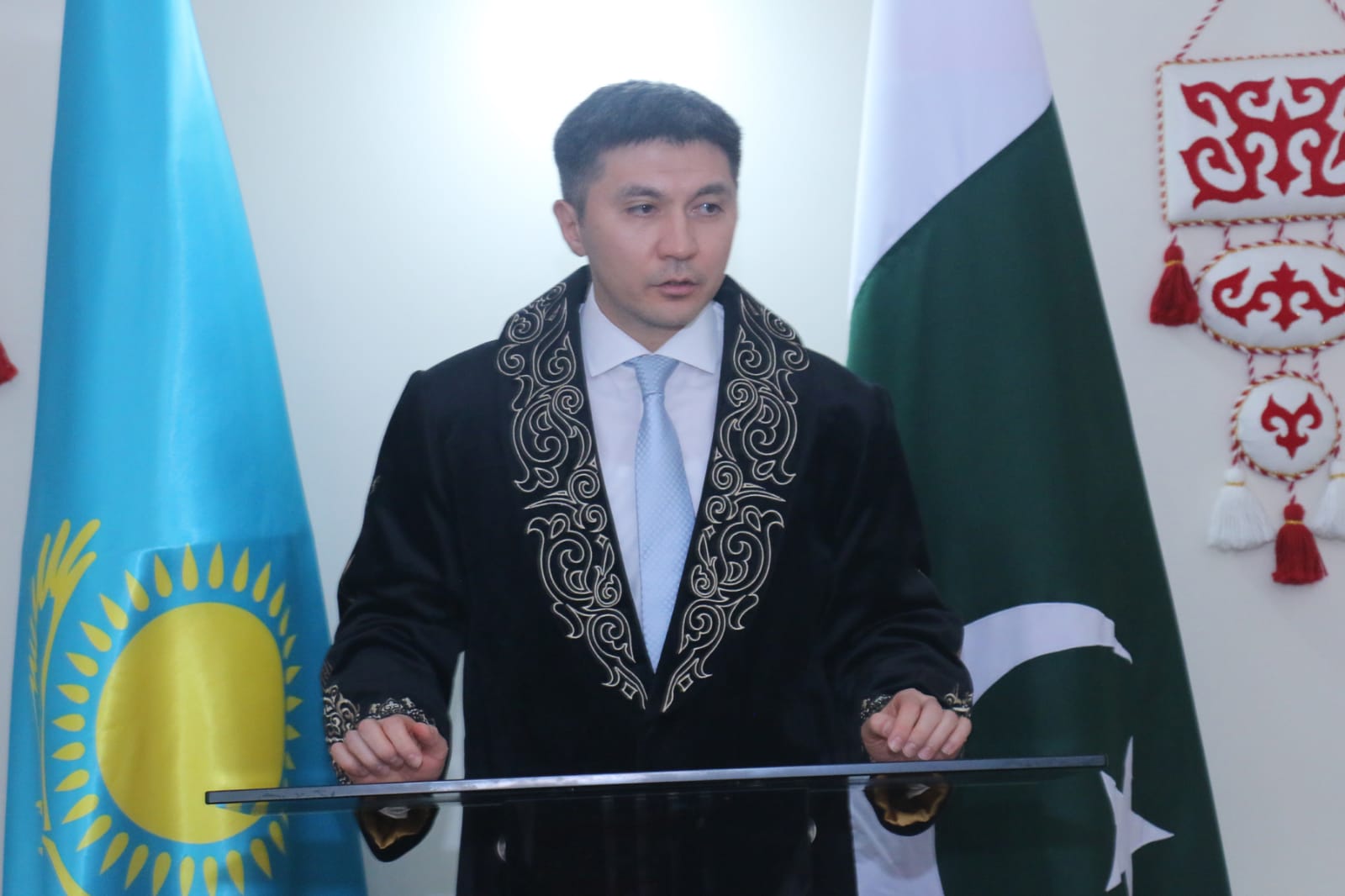 Ambassador of Kazakhstan to Pakistan held a press briefing for representatives of Pakistani major media