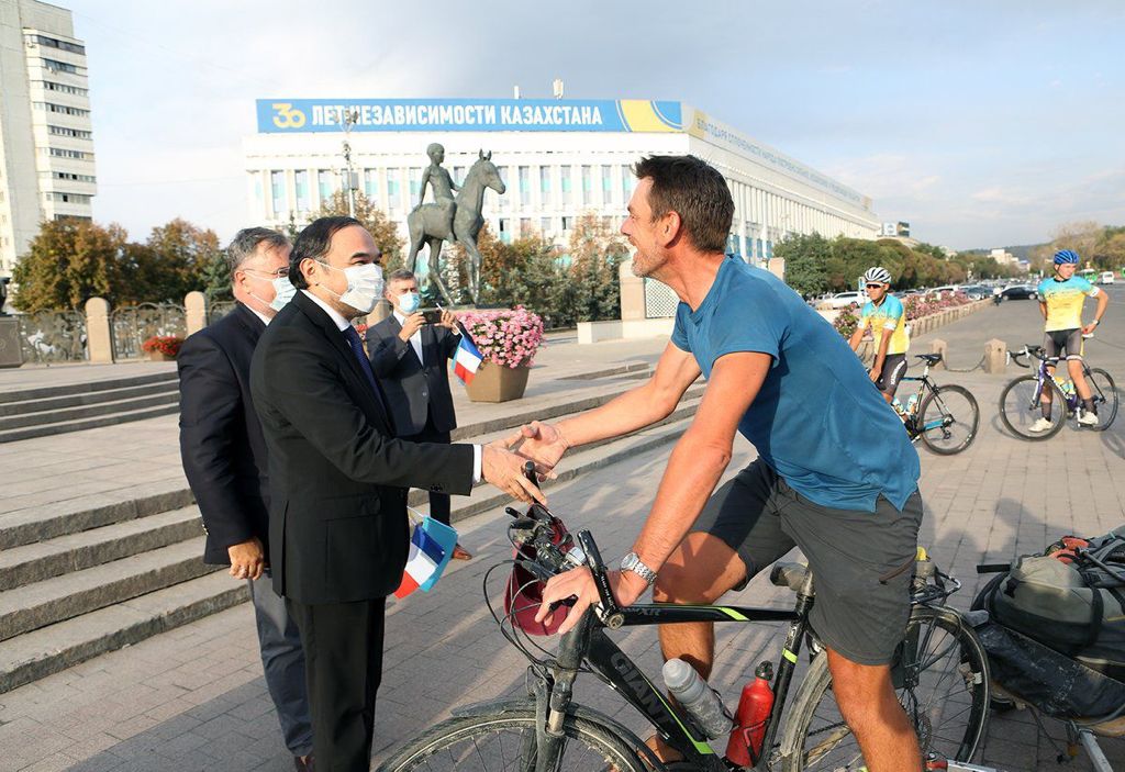 Ко Дню Алматы завершился велопробег в честь 30-летия побратимства мегаполиса и французского города Ренн