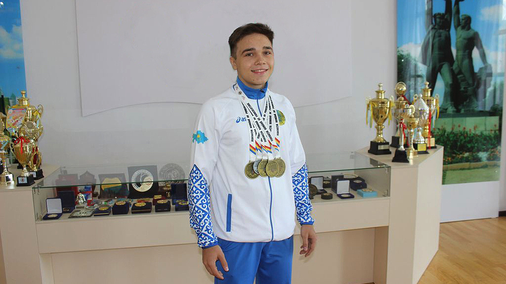 Молодой силач из Караганды стал чемпионом мира