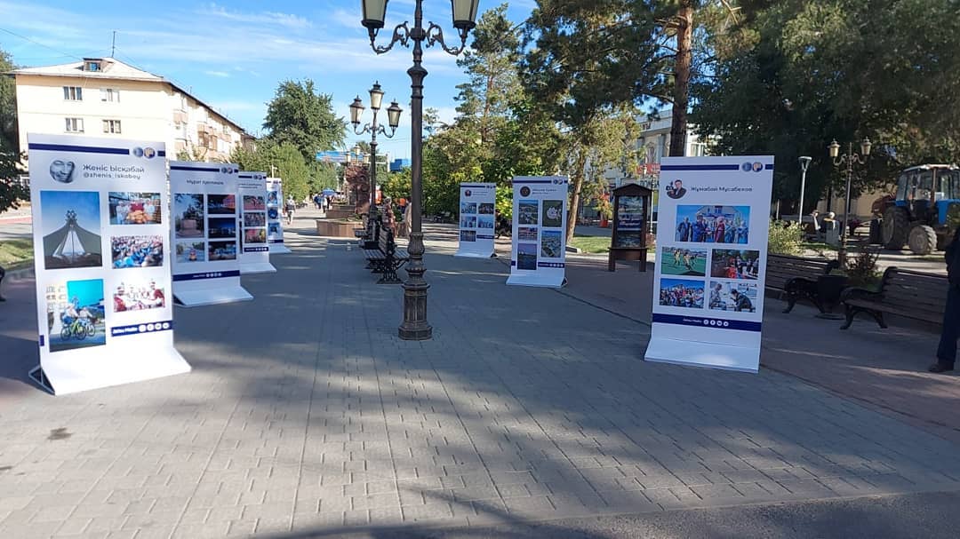 Ешкім күтпеген атақты фотосуреттерді таң қалдырды Ешкім күтпеген атақты фотосуреттерді таң қалдырды