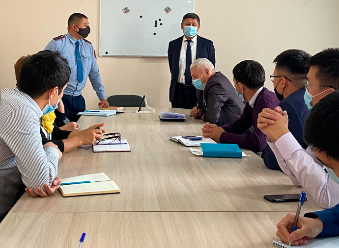 Мемлекеттік қызметші - бұл мемлекеттік қызметтегі лауазымына сәйкес белгілі бір міндеттерді орындайтын...