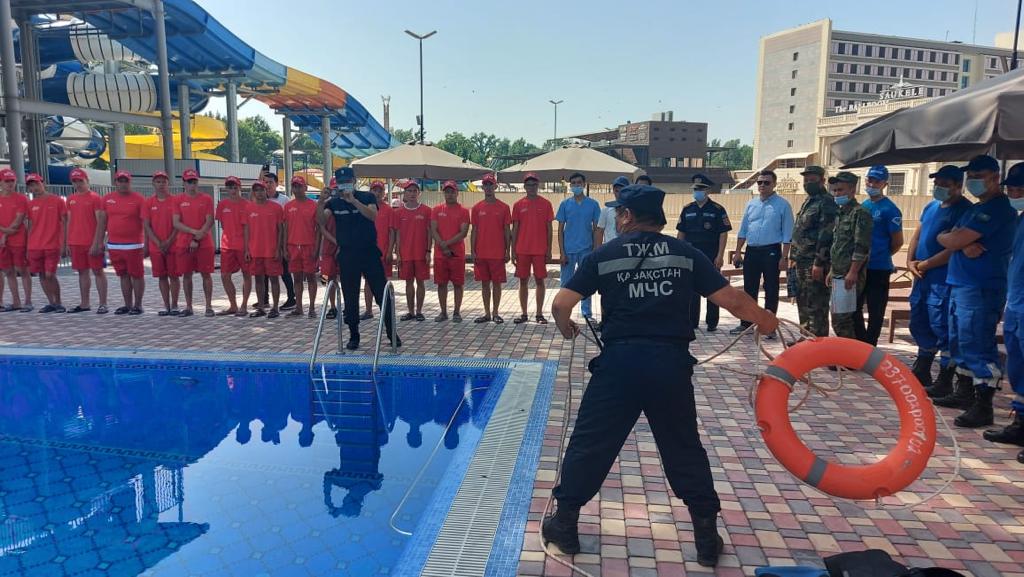 В период купального сезона спасателями МЧС спасено  328 человек, из них 61 ребенок