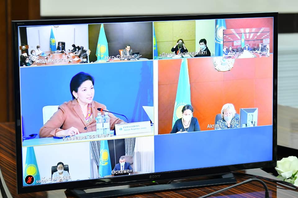 ШЫМКЕНТТЕ ӘЙЕЛДЕР ІСТЕРІ ЖӨНІНДЕГІ КОМИИССИЯ ОТЫРЫСЫ ӨТТІ